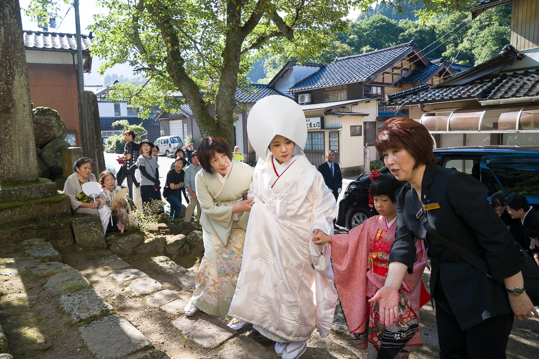 金沢二俣本泉寺の嫁入り