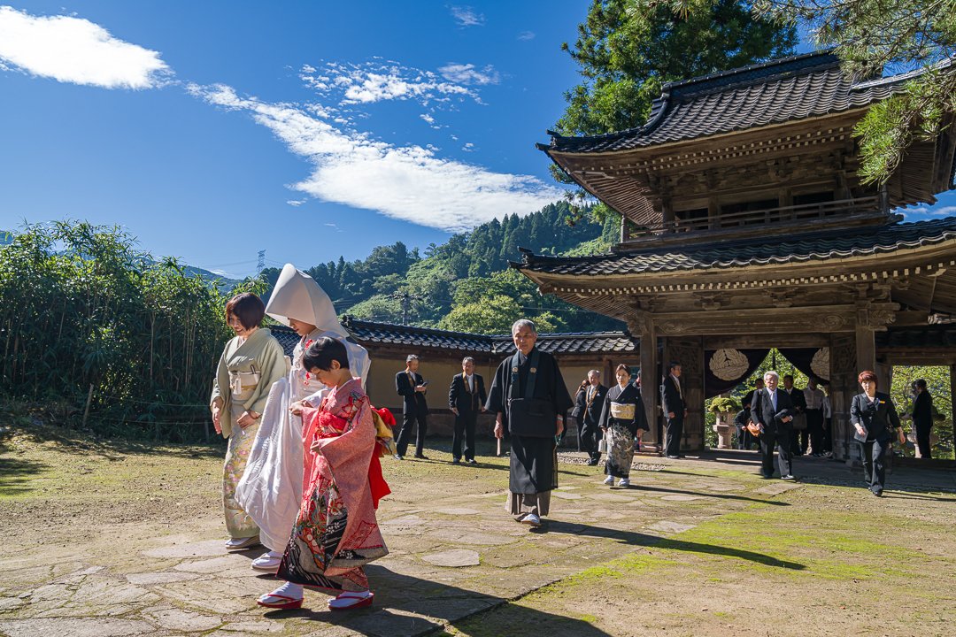 金沢二俣本泉寺の嫁入り
