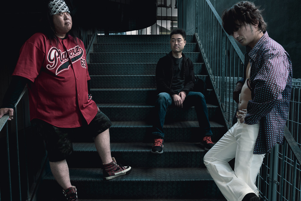 階段のバンドのアー写