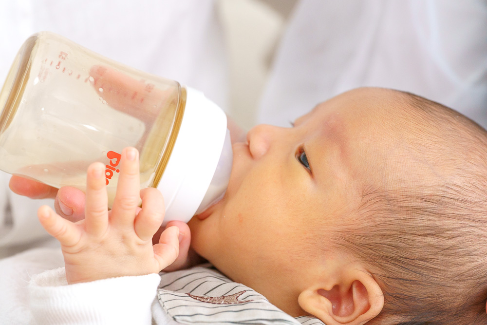 新生児の授乳