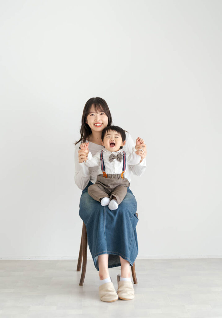 母と子の笑顔が輝く幸せな瞬間